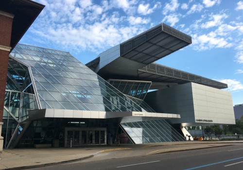 Exploring the Vibrant Art Museums in Akron, Ohio